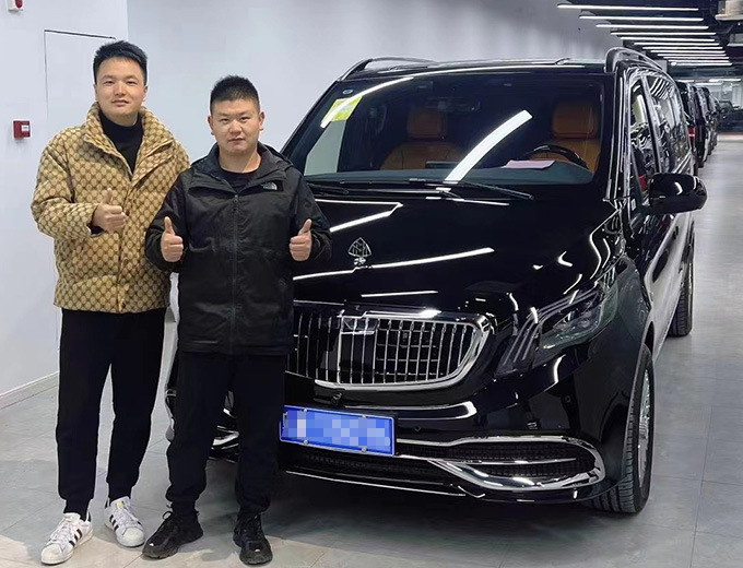 上海郭总喜提奔驰威霆双门商务车