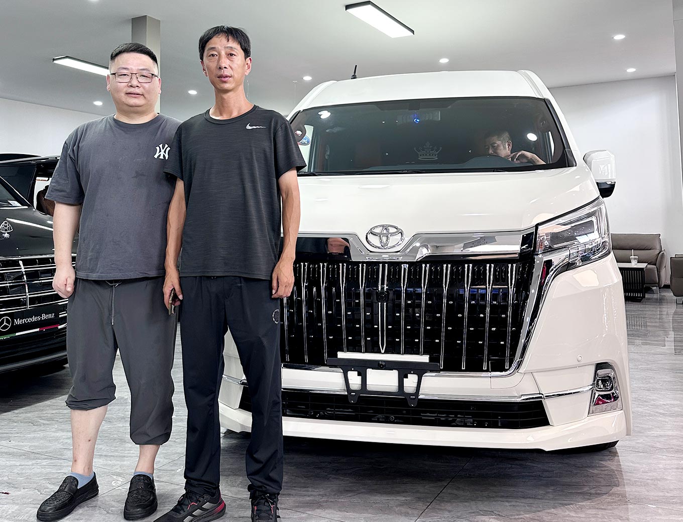 恭喜安徽孟总喜提丰田海狮商务车